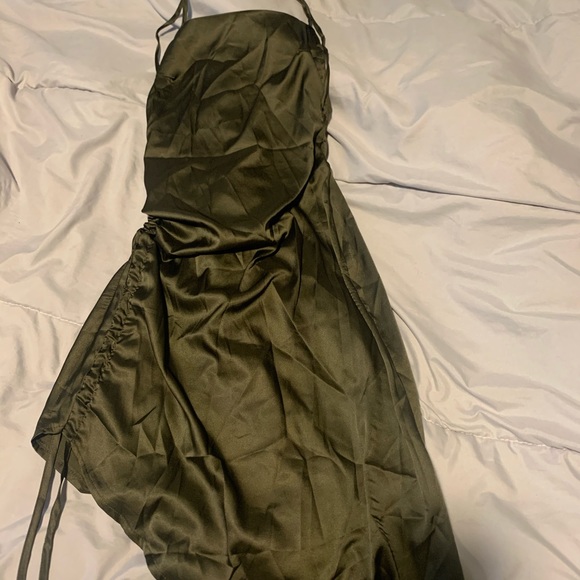 Chic me runched drawstring satin dress - Picture 4 of 6